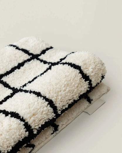Ultra Soft Minimalist Nordic Stripe Bath Rug, Absorbent, Anti-Slippery Mat